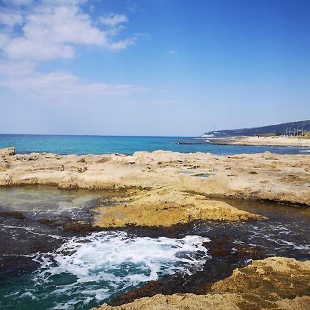 Travel Hotel Gesher Haziv Bagian luar foto