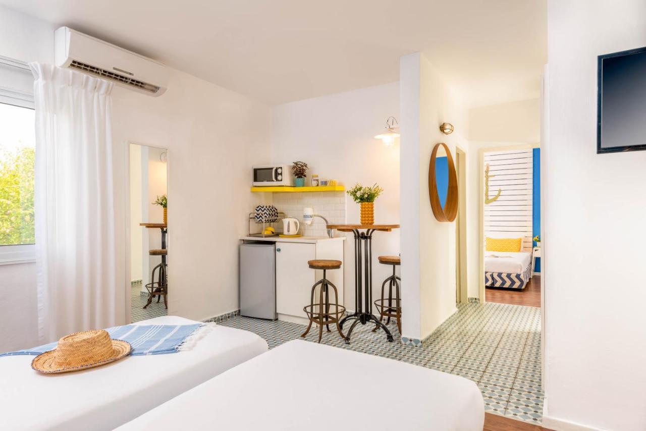 Travel Hotel Gesher Haziv Bagian luar foto