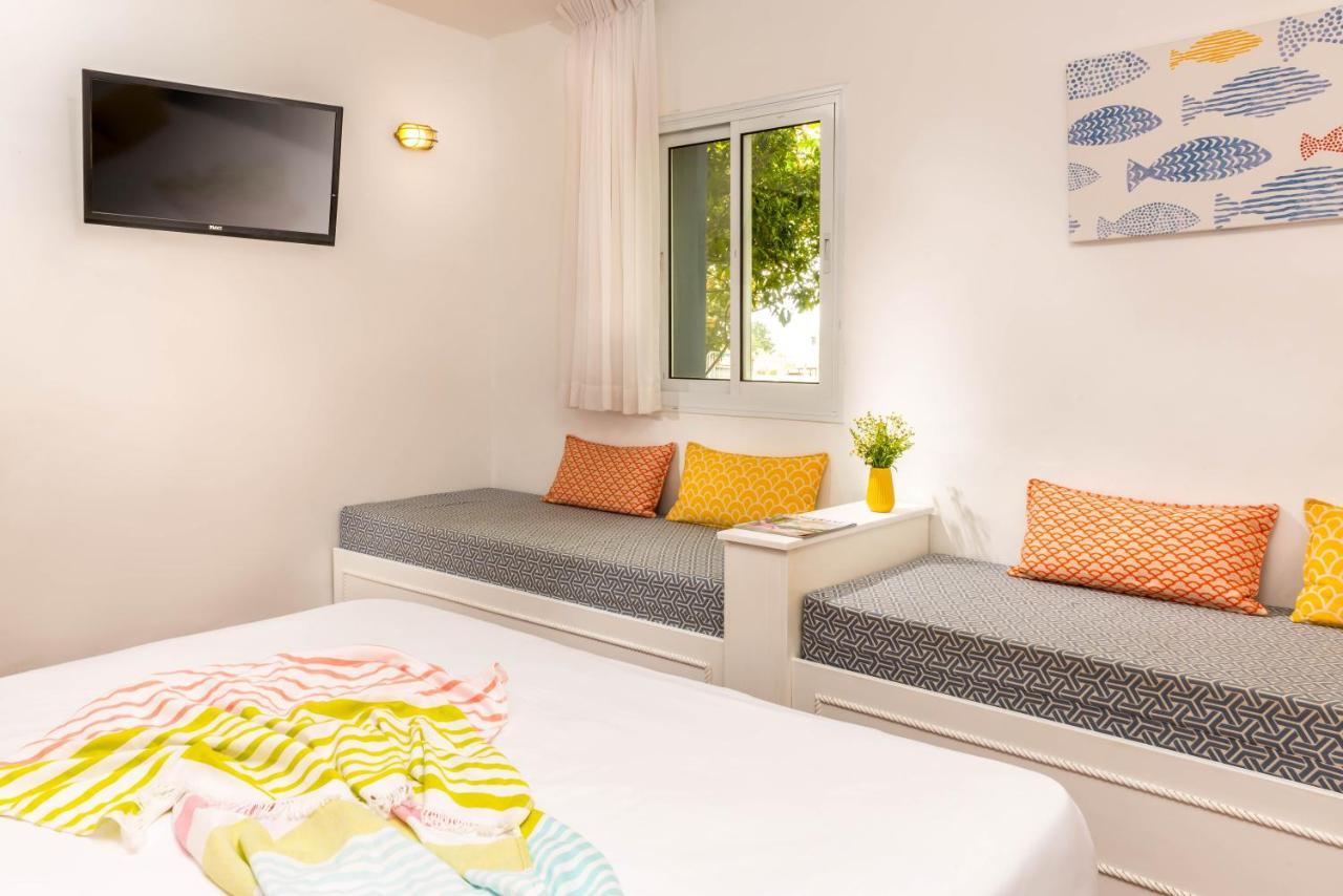 Travel Hotel Gesher Haziv Bagian luar foto