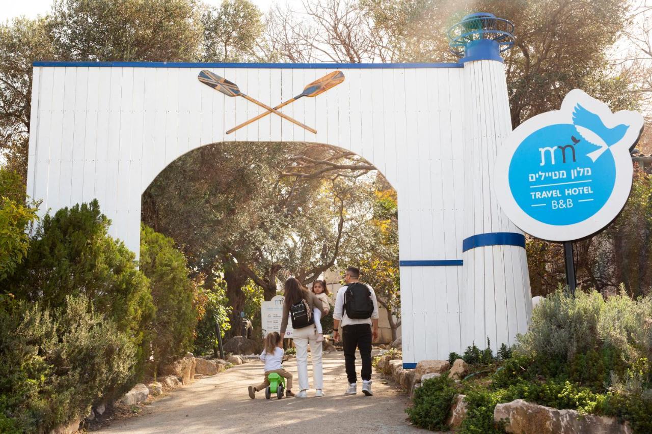 Travel Hotel Gesher Haziv Bagian luar foto
