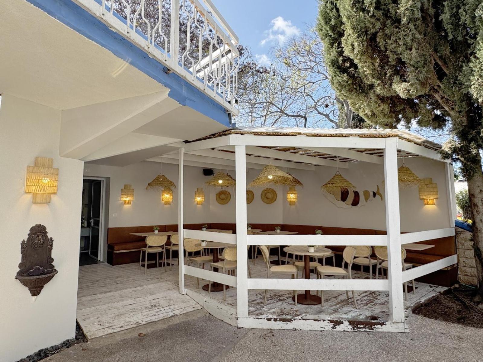 Travel Hotel Gesher Haziv Bagian luar foto