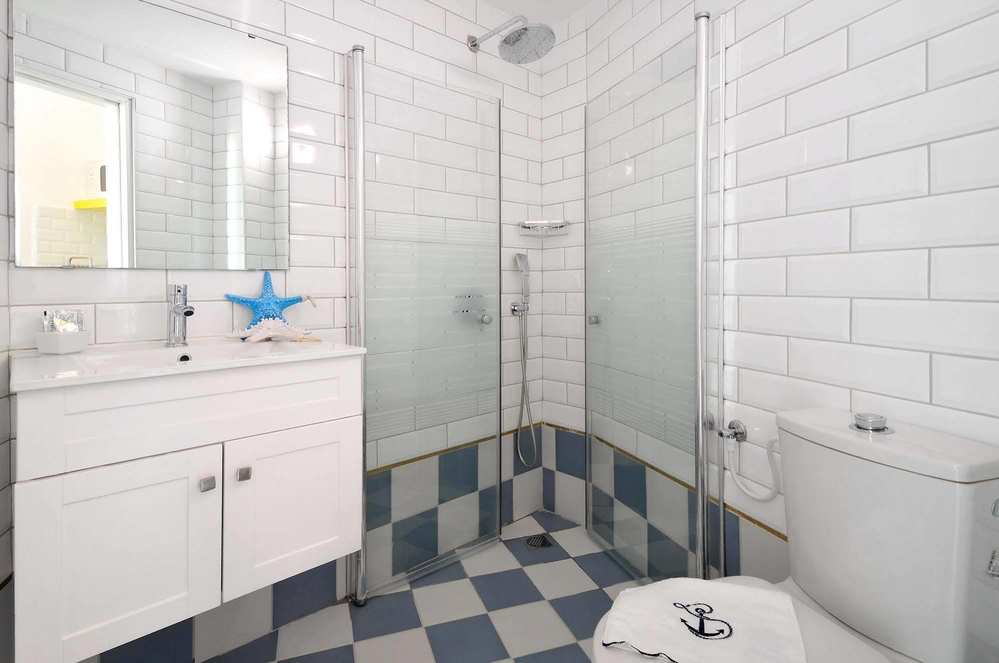 Travel Hotel Gesher Haziv Bagian luar foto
