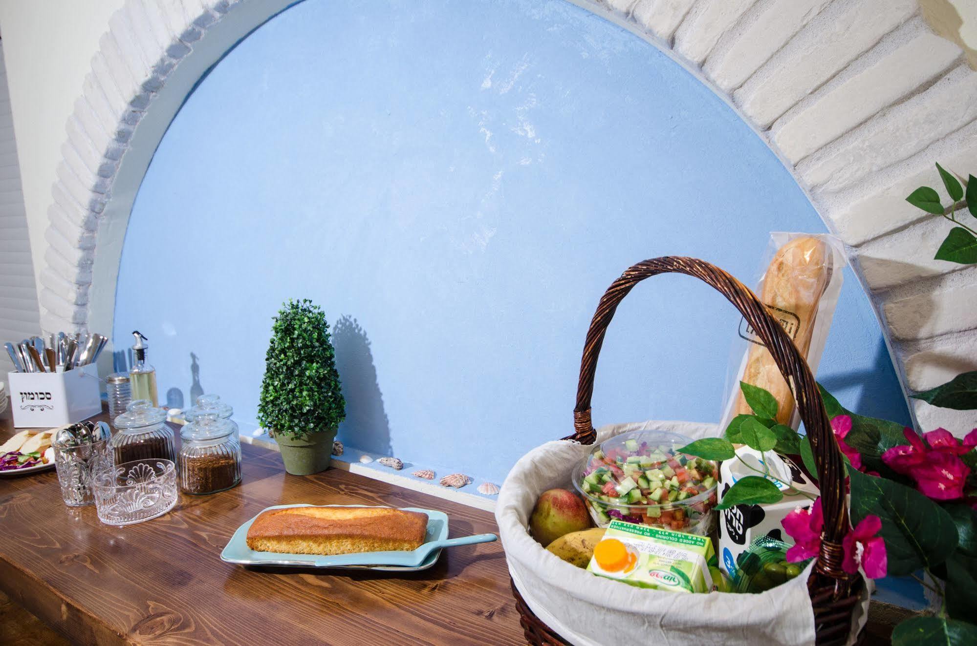 Travel Hotel Gesher Haziv Bagian luar foto